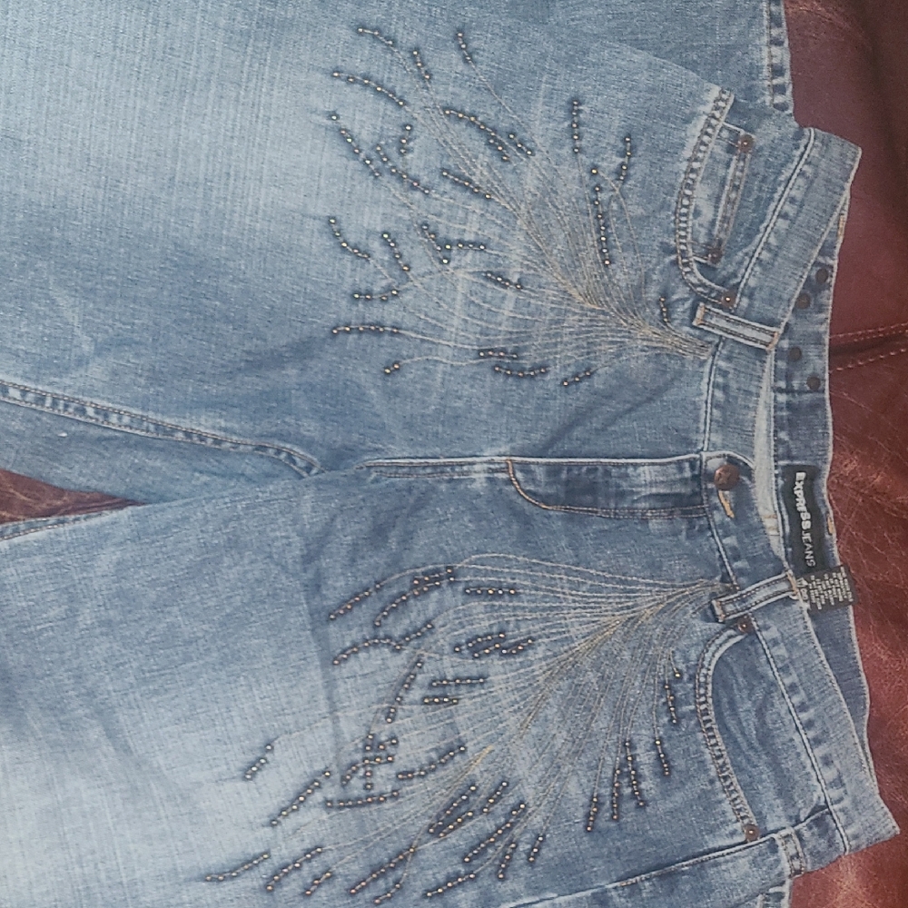 Metal Studs Bead Boot Cut 👖 camera doesn't do much justice for this beauty